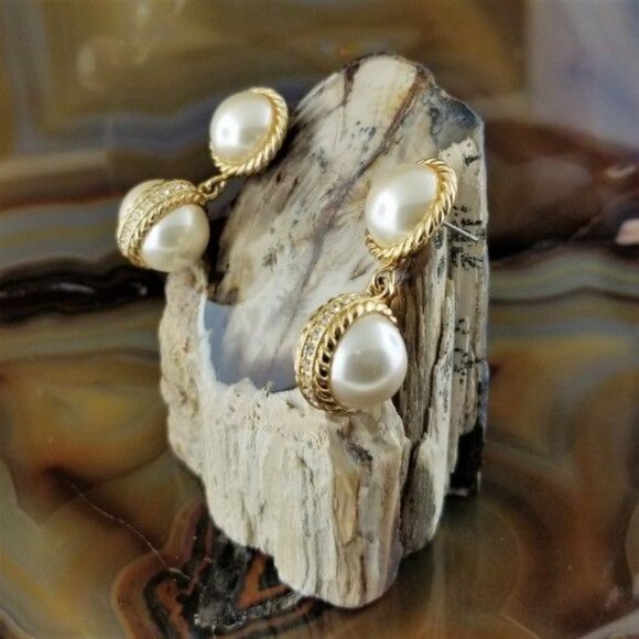 SWAROVSKI Crystal Pearl Earrings Swan Logo - Picture 5 of 7